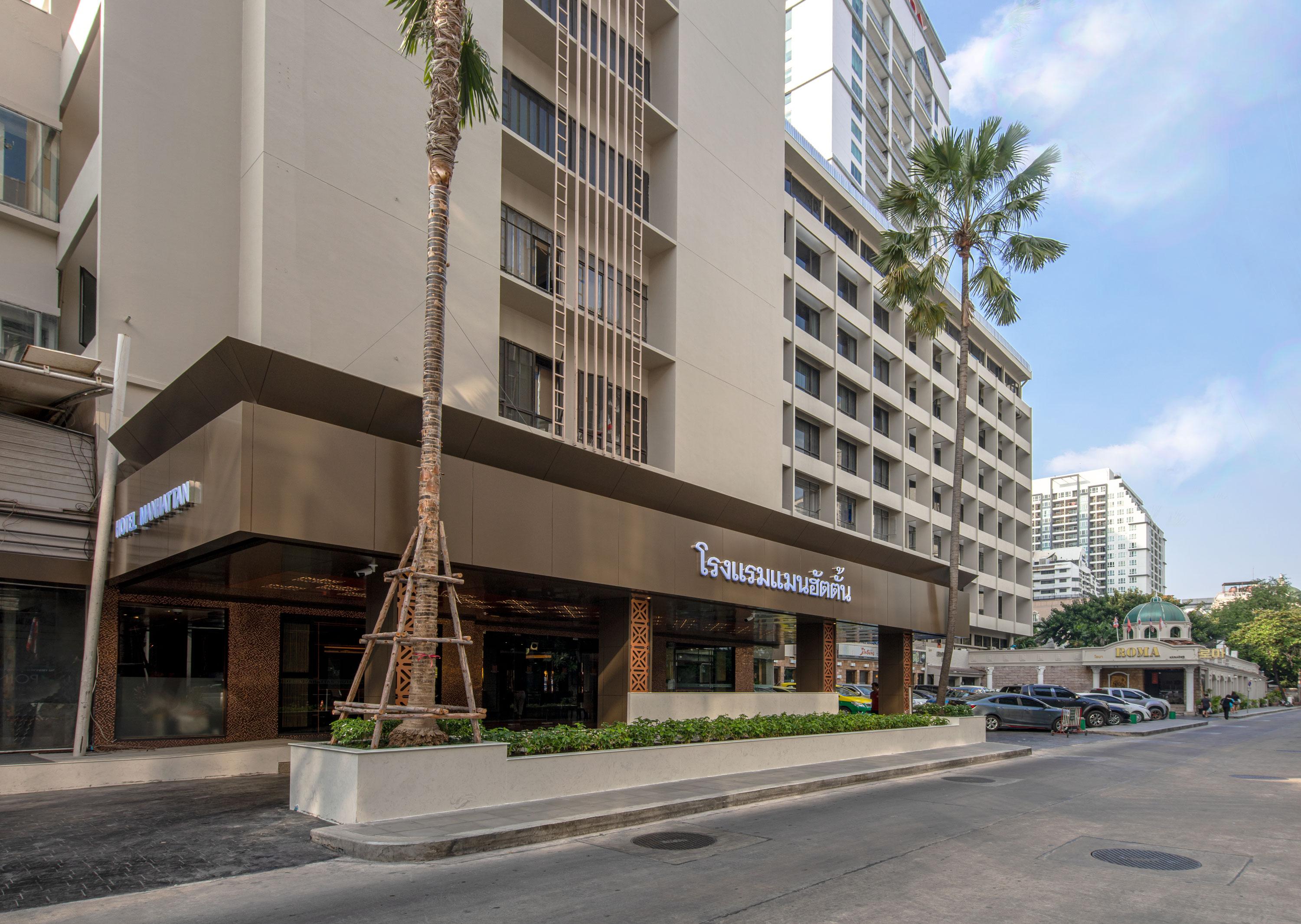 Manhattan Hotel Bangkok Exterior photo