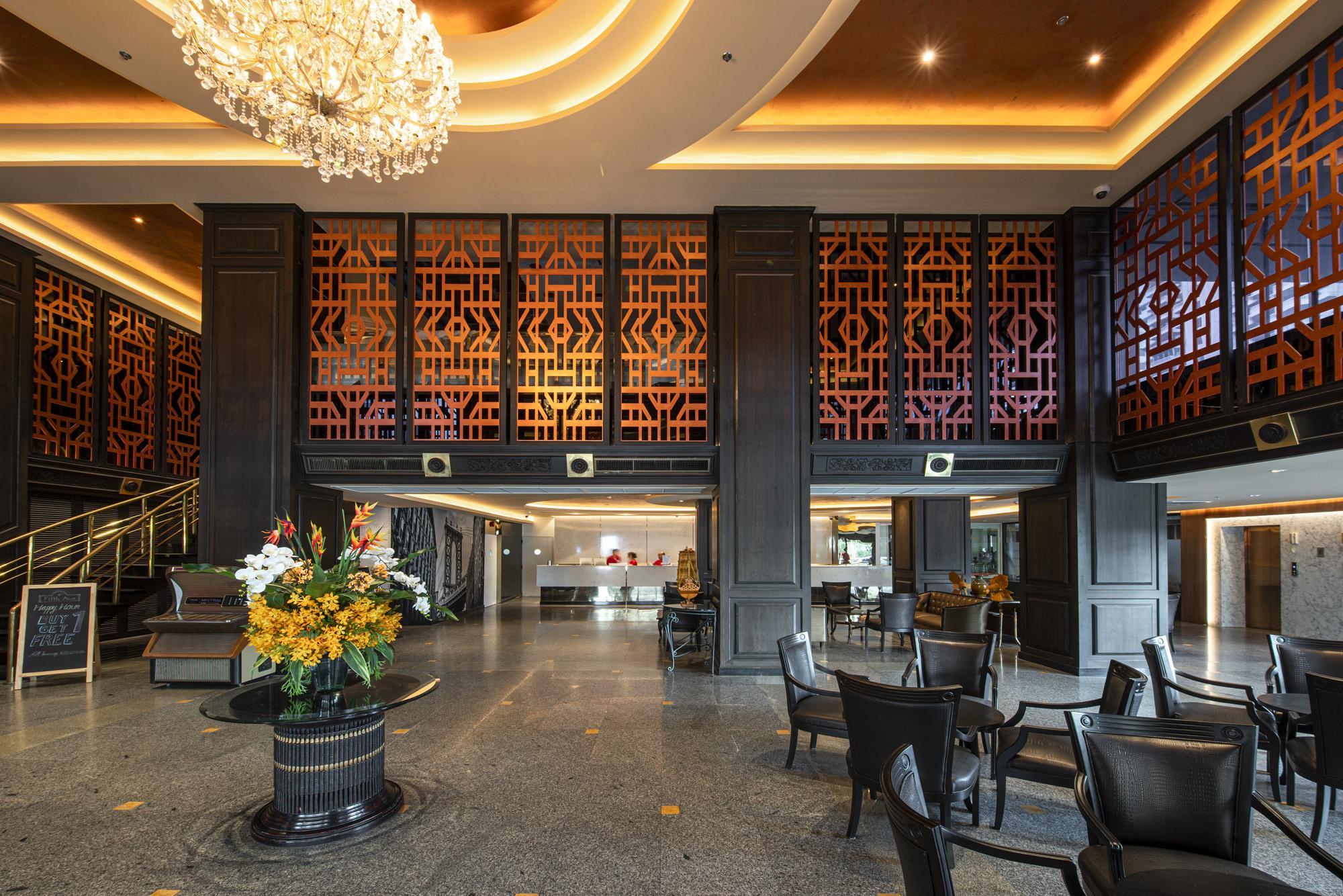 Manhattan Hotel Bangkok Exterior photo