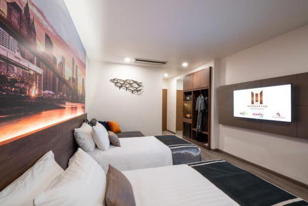 Manhattan Hotel Bangkok Exterior photo