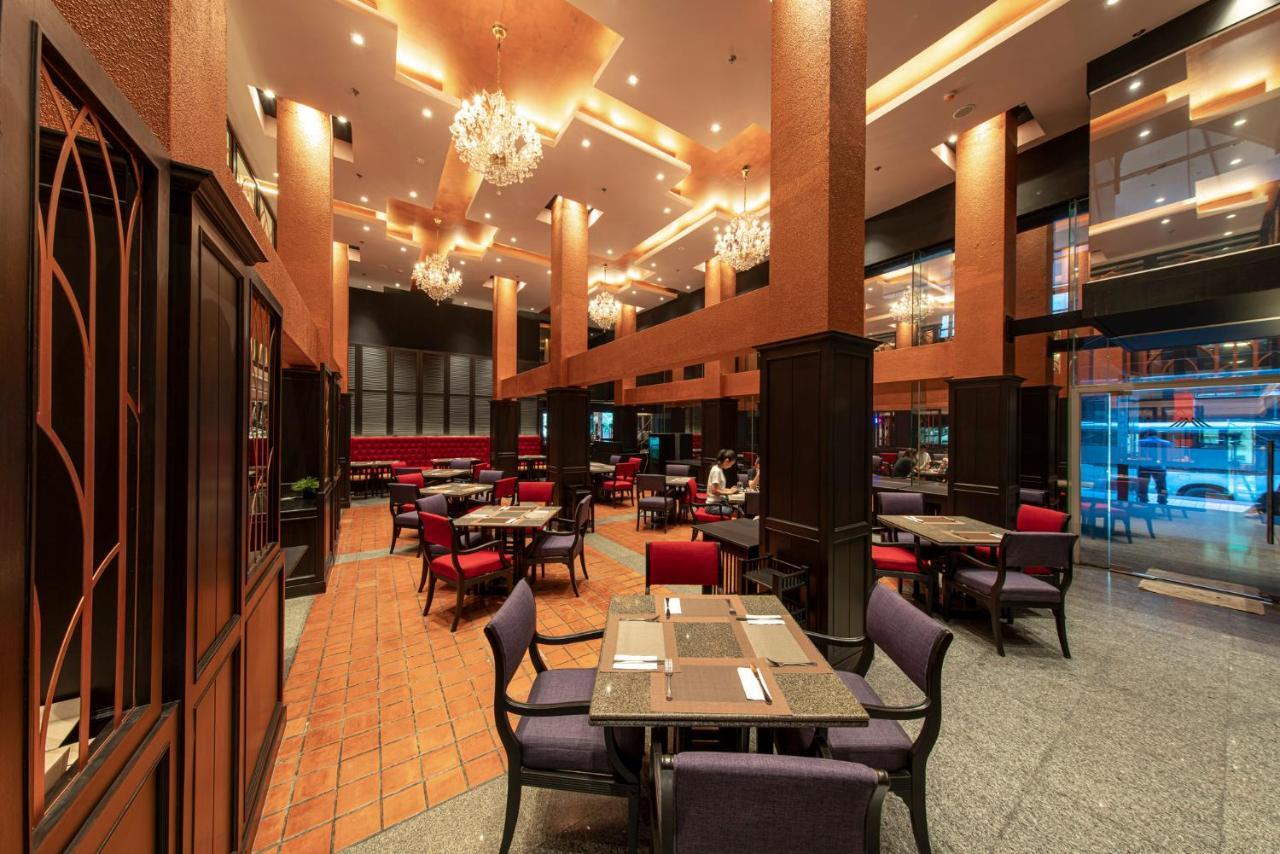 Manhattan Hotel Bangkok Exterior photo