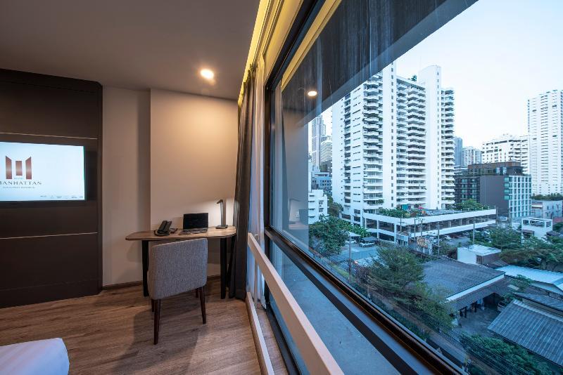 Manhattan Hotel Bangkok Exterior photo